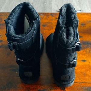 Bear Paw Clara 2136W/Black II NWT Boot